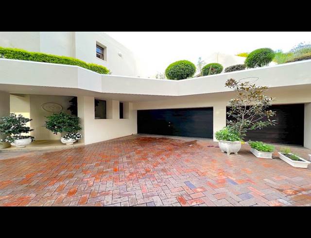 4 BEDROOM HOUSE FOR SALE IN BENMORE GARDENS